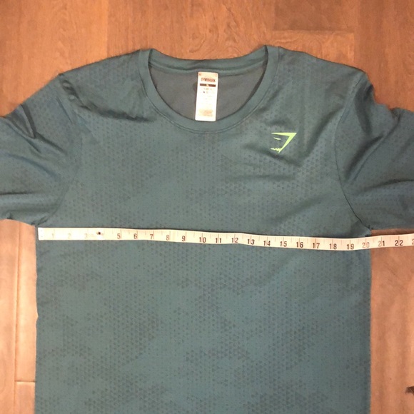 Gymshark performance shirt - Picture 4 of 7